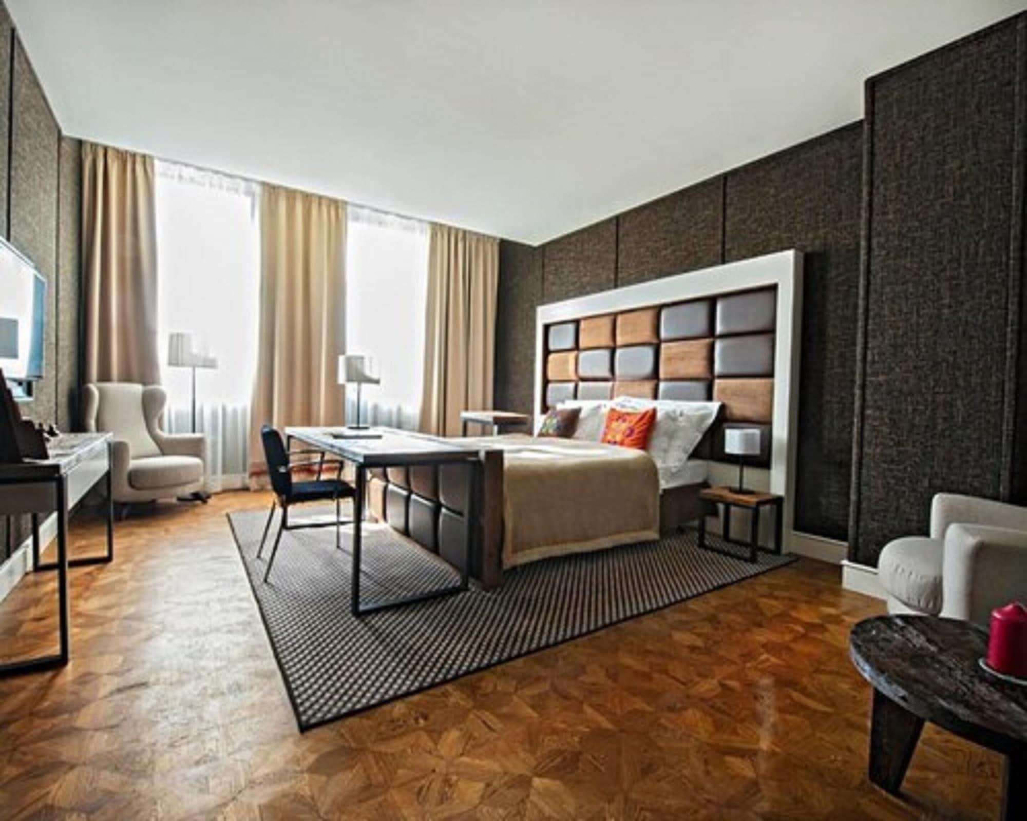 布里斯托尔传统奢华酒店 热舒夫 外观 照片 A room at the Mandarin Oriental, Munich