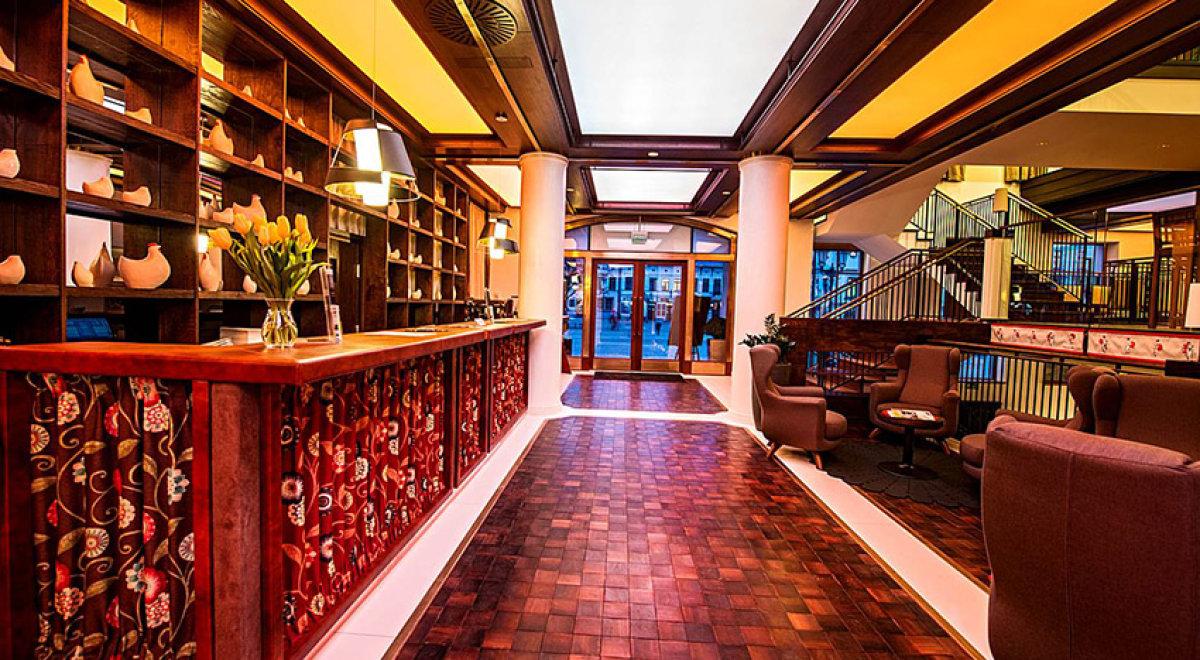 布里斯托尔传统奢华酒店 热舒夫 外观 照片 The lobby of the hotel